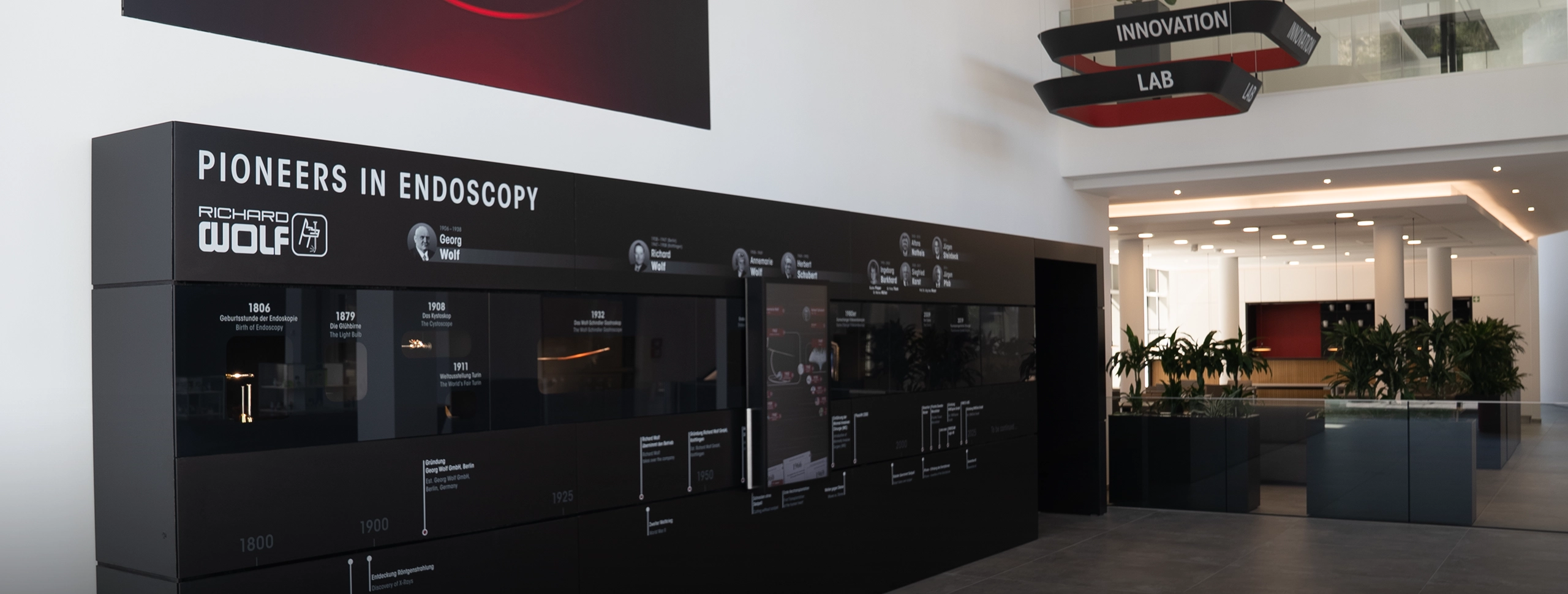 LED-Leinwand im Foyer der Richard Wolf GmbH