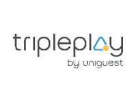 Logo für tripleplay von uniguest. Das Wort play enthält ein blaues Dreieck mit einem gelben Punkt als Buchstabe a. Der Hintergrund ist hellgrau.