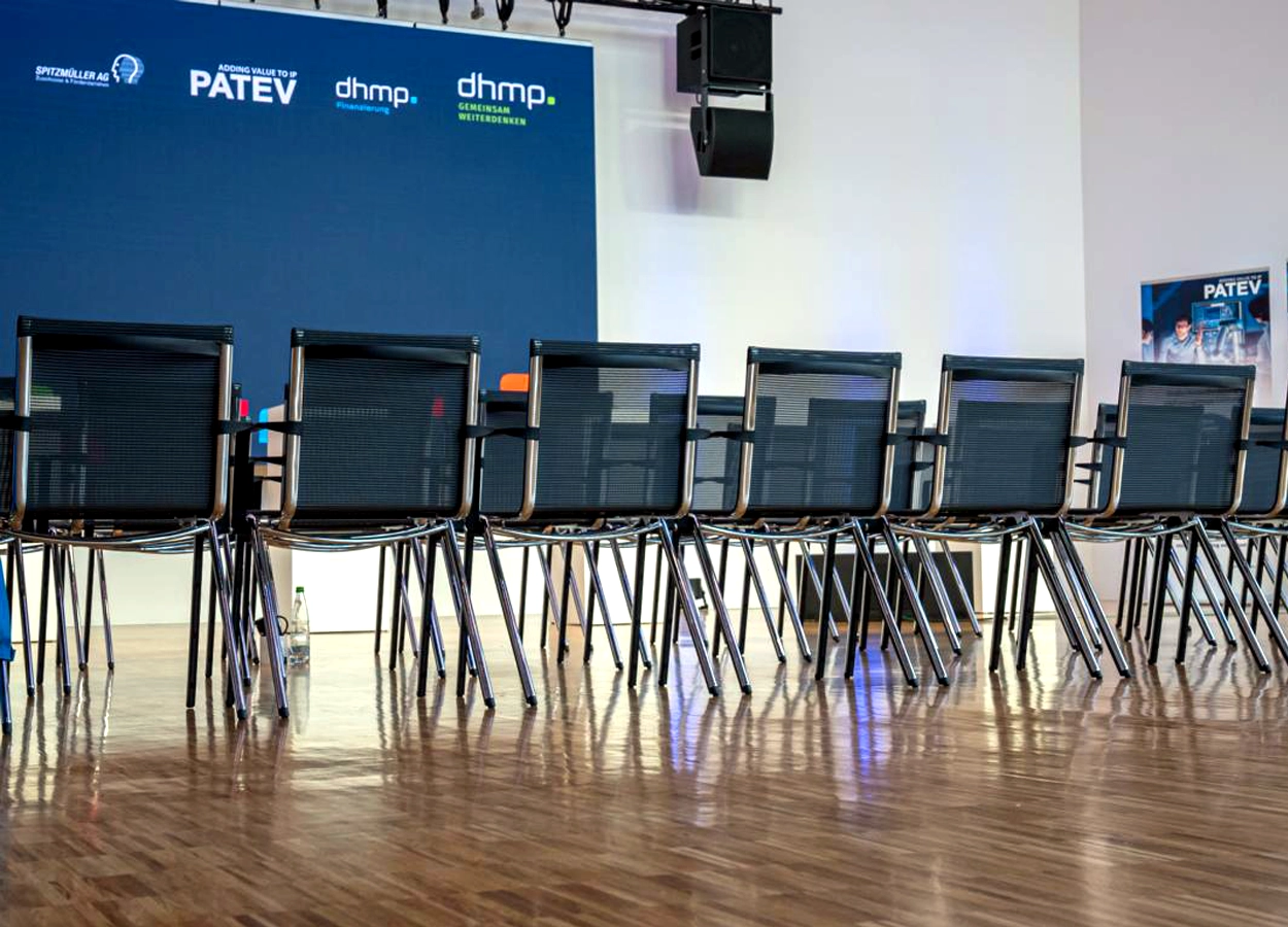Bestuhlung für eine bevorstehende Veranstaltung